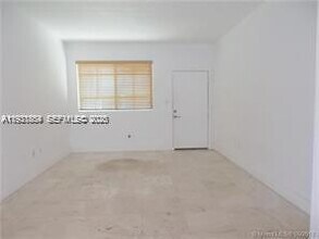 1045 Lenox Ave. in Miami Beach, FL - Building Photo - Building Photo
