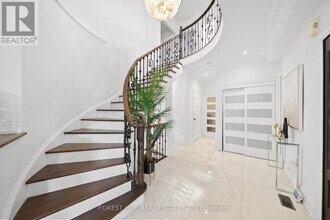 35 Benville Crescent in Aurora, ON - Building Photo - Building Photo