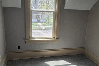 326 2nd Ave NE in St. Cloud, MN - Building Photo - Building Photo