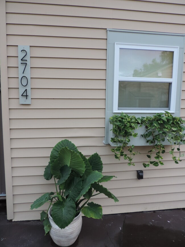 2704 E Washington St in Orlando, FL - Building Photo - Building Photo