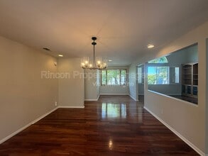 2462 Pierpont Blvd in Ventura, CA - Building Photo - Building Photo