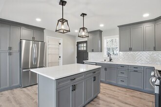 6582 Lakeside Rd in Lake Geneva, WI - Foto de edificio - Building Photo