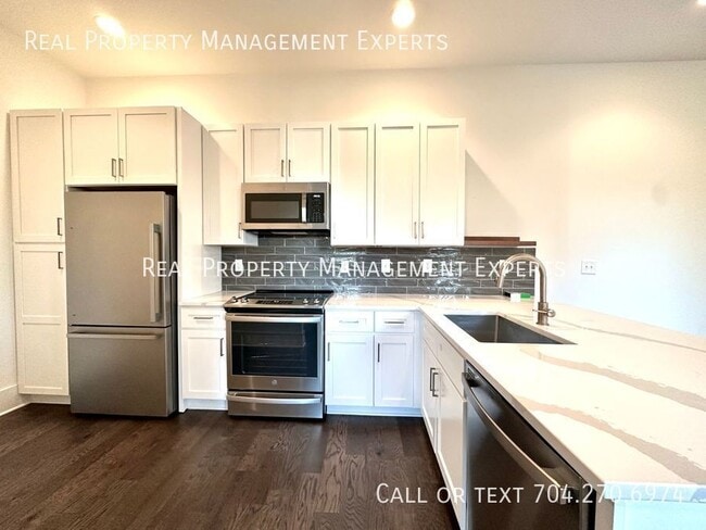 1004 Margaret Brown St in Charlotte, NC - Building Photo - Building Photo