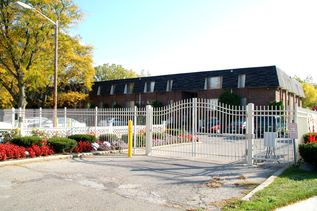 Parkside Apartments in Detroit, MI - Building Photo