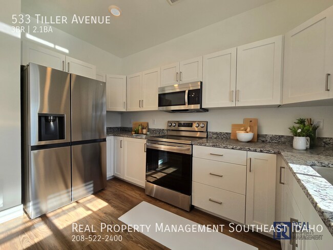 533 Tiller Ave in Sugar City, ID - Building Photo - Building Photo