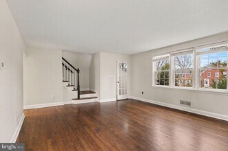 1546 Putty Hill Ave in Towson, MD - Foto de edificio - Building Photo