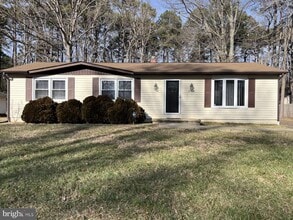 47968 Mary Lynn Dr in Lexington Park, MD - Building Photo - Building Photo