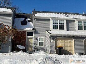 111 Wisbech Pl in Franklin Township, NJ - Building Photo