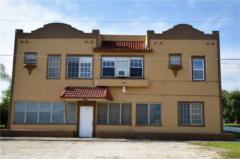 217 W Central Ave, Unit 1 in Howey In The Hills, FL - Building Photo