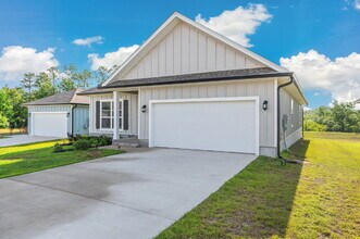 134 Blooming Cv in Crestview, FL - Building Photo - Building Photo