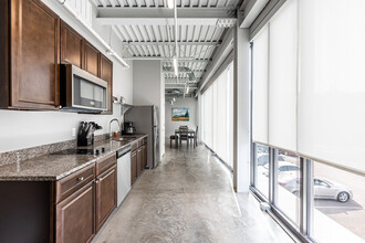 Six at Park in Parkville, MO - Building Photo - Interior Photo