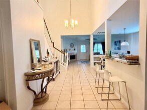 4615 Pin Oak Creek Ln in Houston, TX - Building Photo - Building Photo