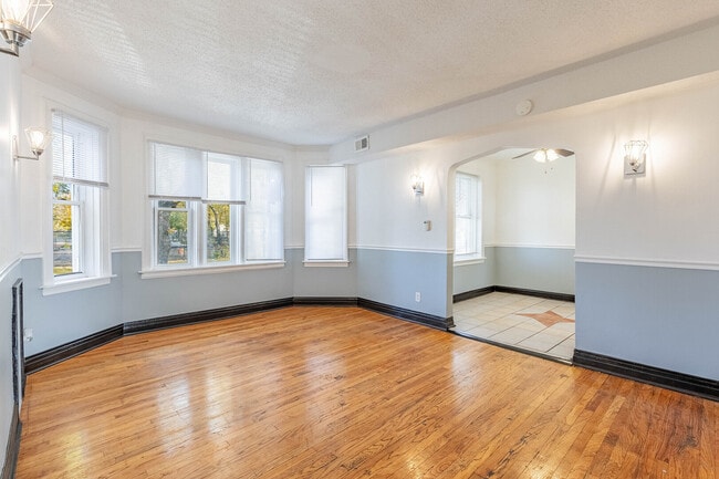 2453 W 56th St in Chicago, IL - Building Photo - Building Photo