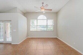 10247 Oasis Palm Dr in Tampa, FL - Building Photo - Building Photo