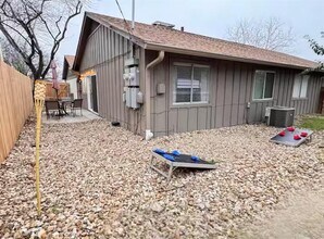 9011 Quail Valley Dr in Austin, TX - Building Photo - Building Photo