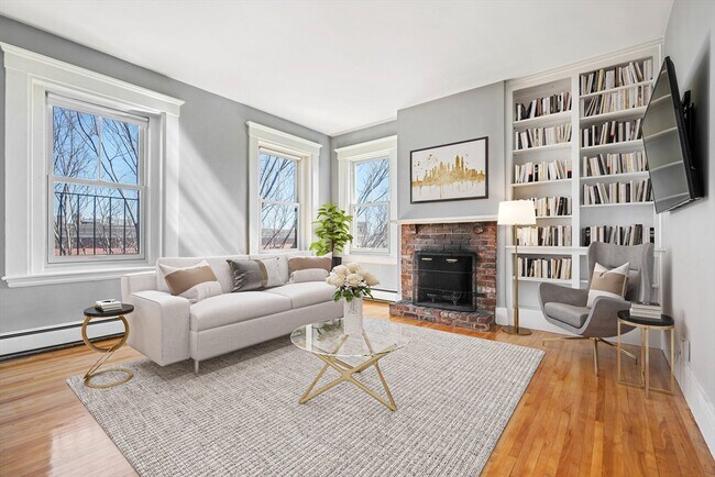 28 Chestnut St in Boston, MA - Building Photo - Building Photo