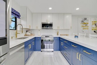 110 N Delaware Blvd in Jupiter, FL - Foto de edificio - Building Photo