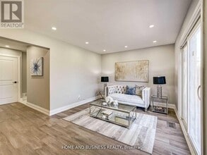 470 Louis Dr in Mississauga, ON - Building Photo - Building Photo