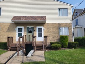 739 2nd St, Unit 2b in Verona, PA - Building Photo