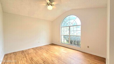8636 Charlesgate Cir N in Jacksonville, FL - Building Photo - Building Photo