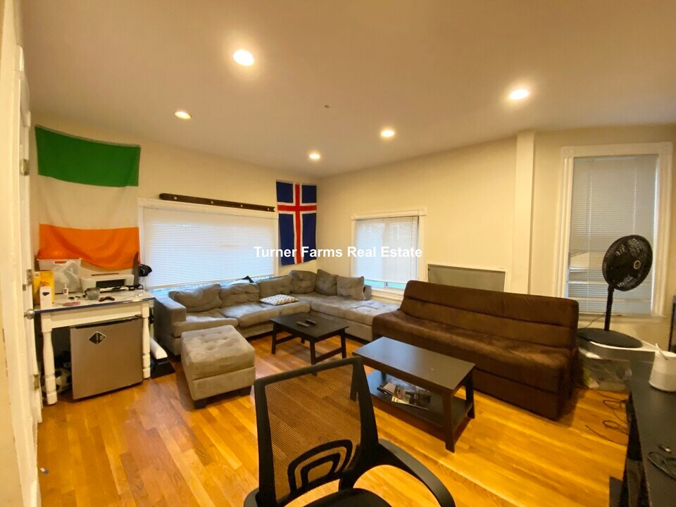38 Calumet St, Unit 2 in Boston, MA - Building Photo