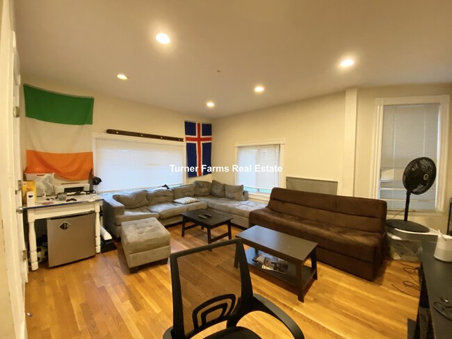 38 Calumet St, Unit 2