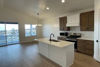 2845 N 800 W in Layton, UT - Building Photo - Building Photo