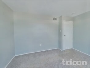 12345 Bonfire Dr in Reisterstown, MD - Foto de edificio - Building Photo