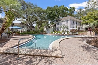 The Flats at Seminole Heights in Tampa, FL - Foto de edificio - Building Photo