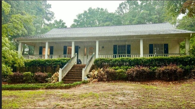 property at 3638 Country Ct S