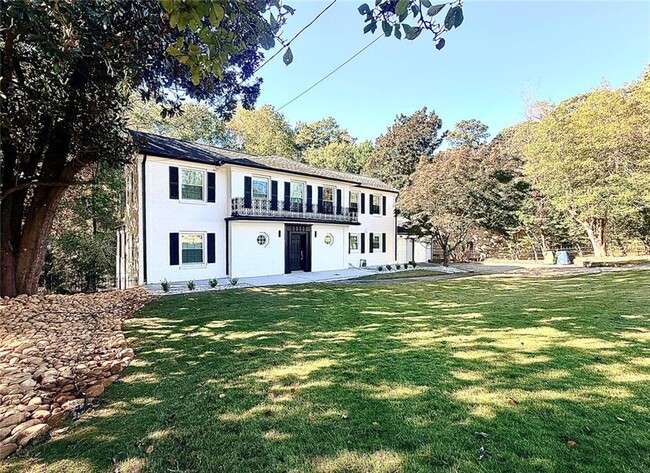 200 W Paces Ferry Rd NW in Atlanta, GA - Building Photo - Building Photo