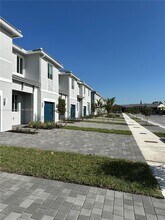 685 SE 13th St Cir in Homestead, FL - Building Photo - Building Photo