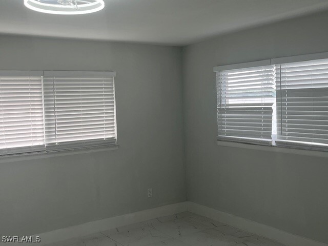 177 W Pago Pago Dr in Naples, FL - Foto de edificio - Building Photo