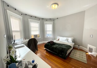 9 Taft St, Unit #2 in Boston, MA - Building Photo - Building Photo