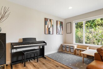 13829 NE 74th St, Unit SI ID1297500P in Redmond, WA - Building Photo - Building Photo