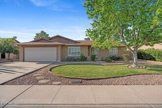 2137 E Apollo Ave in Tempe, AZ - Building Photo - Building Photo
