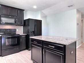 11836 Silver Chase in San Antonio, TX - Building Photo - Building Photo