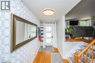 551 Chamberlain Rd in Burlington, ON - Building Photo - Building Photo