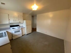 208 Rosemont Dr in Grover, NC - Building Photo - Building Photo