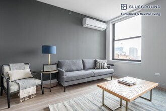 330 S Wells St in Chicago, IL - Building Photo - Building Photo