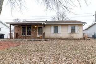 1410 Dillon Dr in Normal, IL - Building Photo