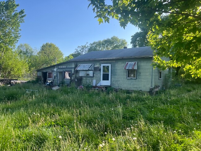 property at 107 N Walnut St