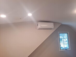 16 Cedar Dr in Farmingdale, NY - Building Photo - Building Photo
