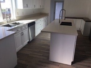 905 S Curson Ave in Los Angeles, CA - Building Photo - Building Photo