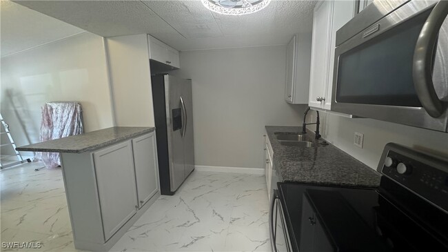 5222 Treetops Dr in Naples, FL - Building Photo - Building Photo
