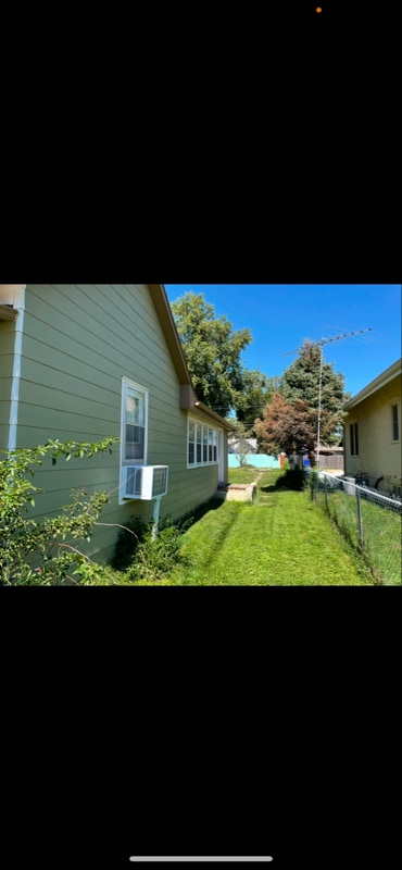 114 W Charles St in Valley, NE - Foto de edificio - Building Photo