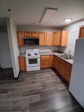 204 Grand Ave, Unit 15 in Johnson City, NY - Foto de edificio - Building Photo