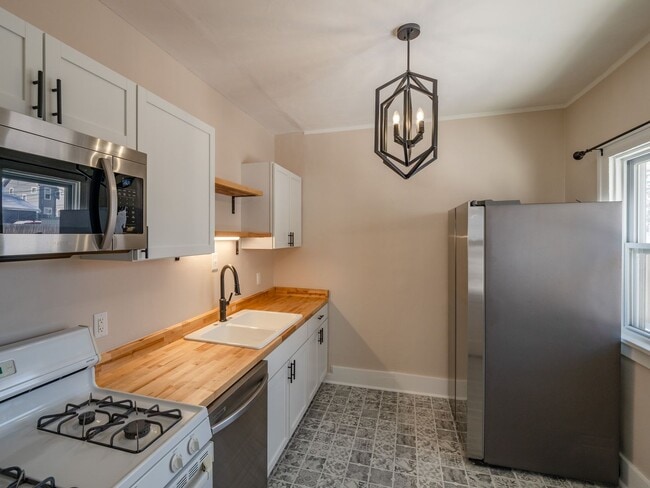 1726 5th Ave SE in Cedar Rapids, IA - Building Photo - Building Photo