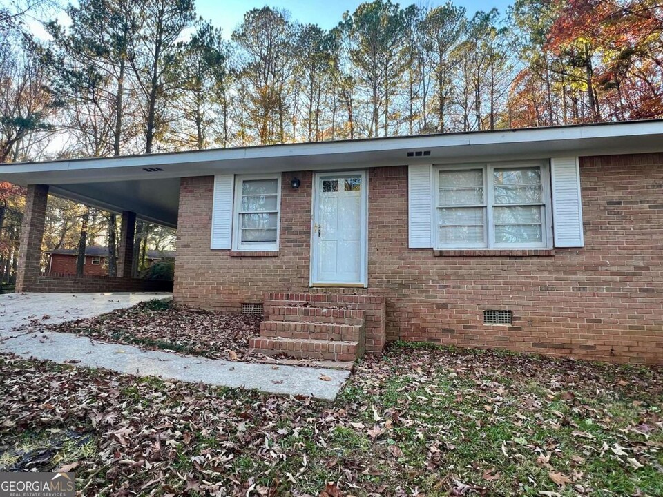 6981 Miller St in Lithia Springs, GA - Building Photo