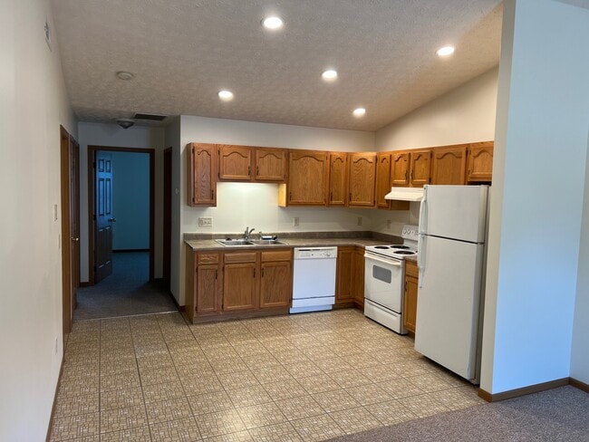 1225 Sequoia Ct, Unit B in Tipp City, OH - Building Photo - Building Photo